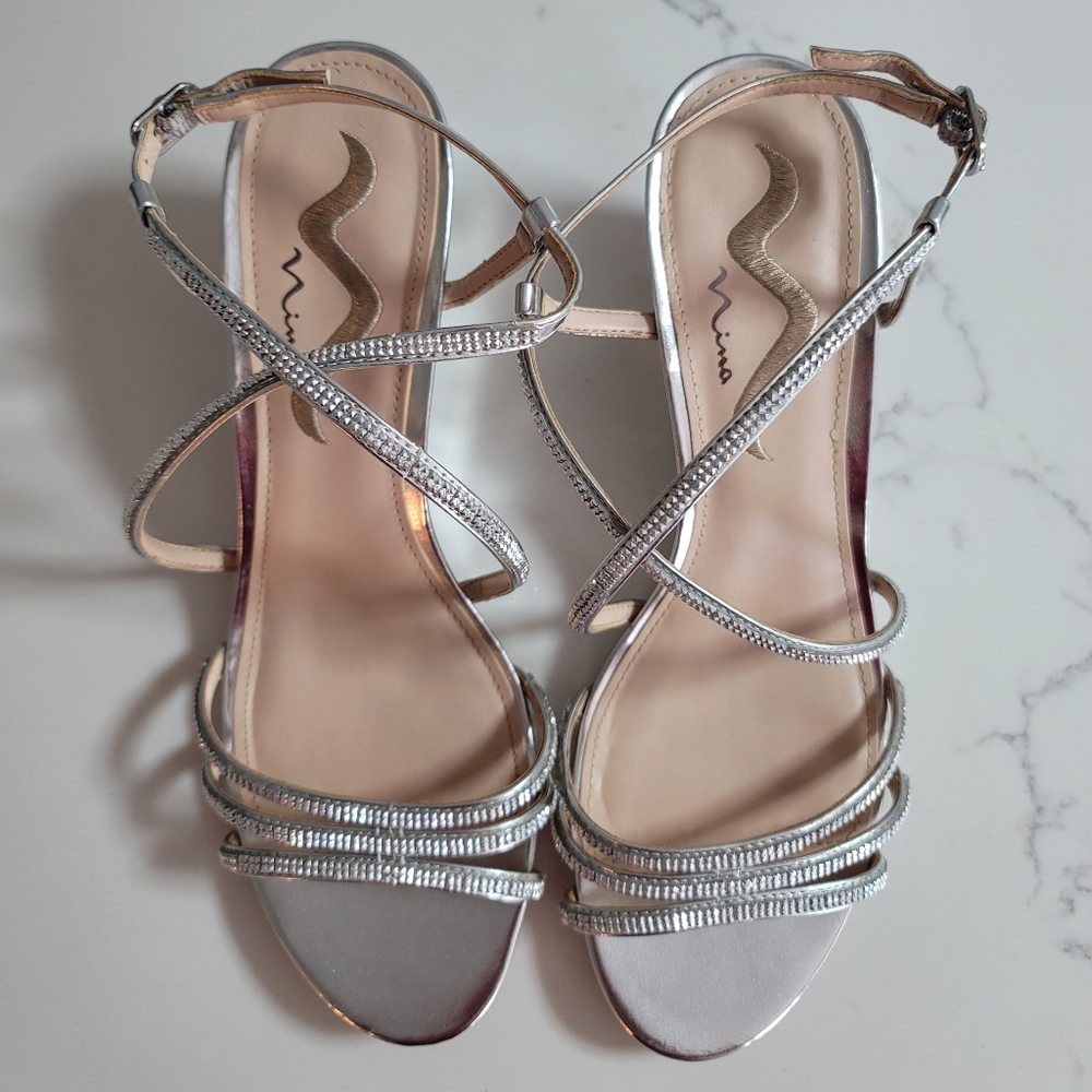 GORGEOUS Silver Nina Rhinestone Sandals. Size 10 Nilsa